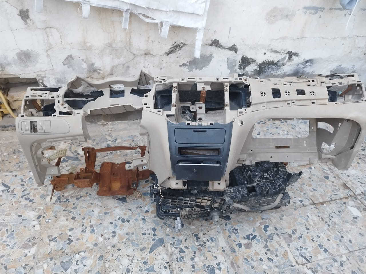 ادوات اوبتيما 2009 .2010 تفصيخ اصلي مكان نجف توصيل جميع المحافضات ***********
