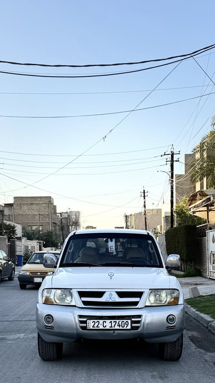 السلام عليكم باجيرو2006خليجي لون ابيض صدفي مكفوله من حادث بيه فقط صبغ باب خلفي يم اسبير على كد شبرين وباقي سياره مكفول من صبغ وتبديل مكينه كير خير من الله مبيه اي نقص سياره جديده جدا مواصفات7راكب3قطع تبريد مكينه3000فورويل لايت زنون ريمونت سويج مري شفط5ويلكب صدر الامامي وخلفي جديد تخم تاير جديد تبريد ثلج شاشه كامره حساس خلفي اسبير تعليك رقم الاربيل باسمي سنويه وهزه وبراد كله جديد تحويل ثاني يوم مكان سياره بغداد المشتل رايده90ورقه مال بيع***********
