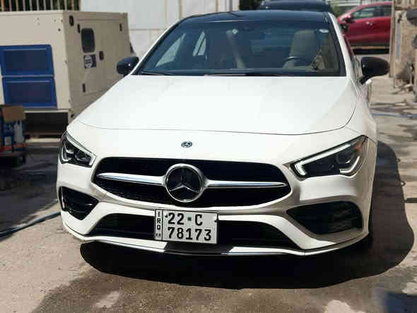 للبيع – مرسيدس CLA 250 
موديل 2020
اللون أبيض لؤلؤي والداخلية بيج فخم 🤍

المواصفات:
 • محرك 2.0 تيربو اقتصادي وقوي بنفس الوقت 
 • كير أوتوماتيك 7 غيارات
 • شاشة مزدوجة (عدادات رقمية + نظام ترفيهي MBUX)
 • تحكم كامل من الستيرنغ 
 • كاميرا خلفية
 • فتحة بانوراما
 • إضاءة داخلية LED بعدة ألوان
 • كراسي جلد كهربائية ويا ذاكرة
 • مساج
 • بصمة تشغيل
 • جناح خلفي رياضي
 • رنكات AMG مقاس 18 🖤

📍 مكان السيارة: بغداد 

السيارة نظيفة جداً، فحص كامل، بدون مشاكل ميكانيكية

📞 المهتم يتواصل على الرقم

*********** بغداد
