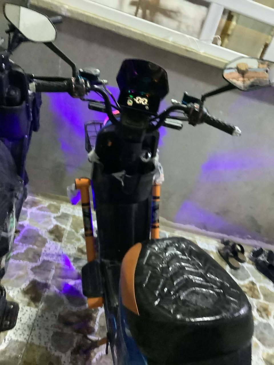 ماطور شحن للبيع R9فول مواصفات سرعه 99وحقيقي 75كلشي شغال وبطاريات جديده نضام R رجعوع للخلف وبي بصمه وكارت وسوجين السعر 425وبي مجال الرقم ***********مكاني حي الملاين الثانيه
