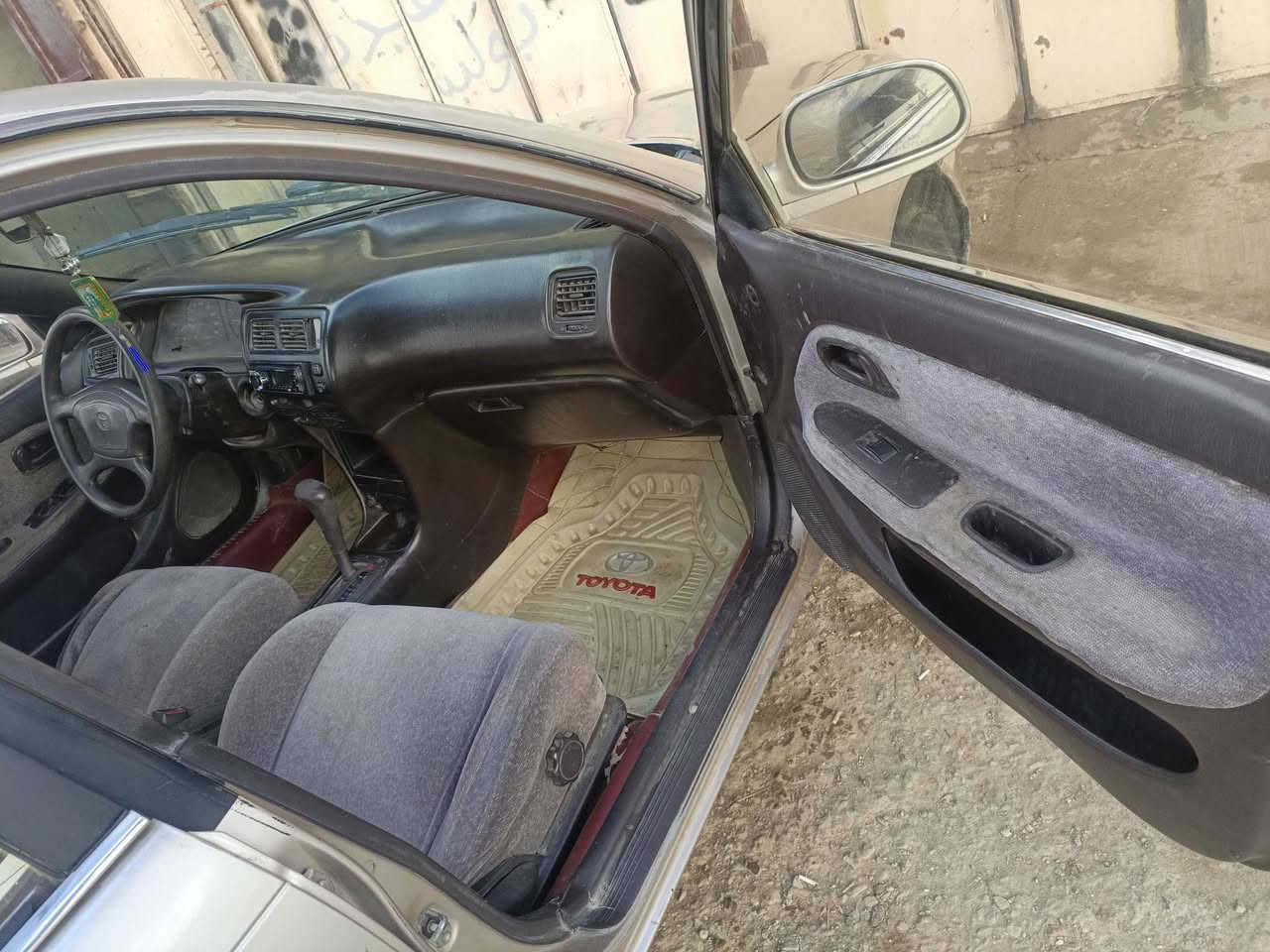 كورلا محوره موديل 1994رقمه بغداد دولي
مكفول من الصبغ الضربه والخياس 
محرك وكير شادهن جدد صدر تخم تاير 
السعر 55 وبيه مجال العنوان واسط 
***********
