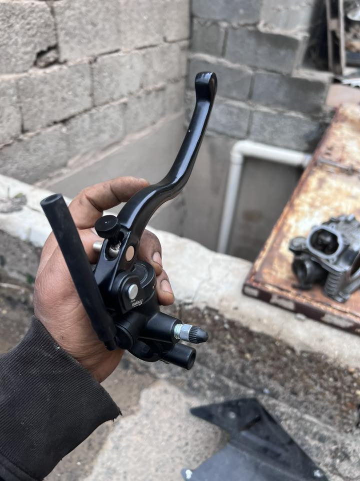 وسكنس جبلي سوادات حواضن 
قبق هندر هوه سواده جبلي 
قبق  هندر فحل فيت بمات
اصلي تفصيخ اي شي موجود
تفصيخ وصلي جيتي ار مكان شعب 
***********
