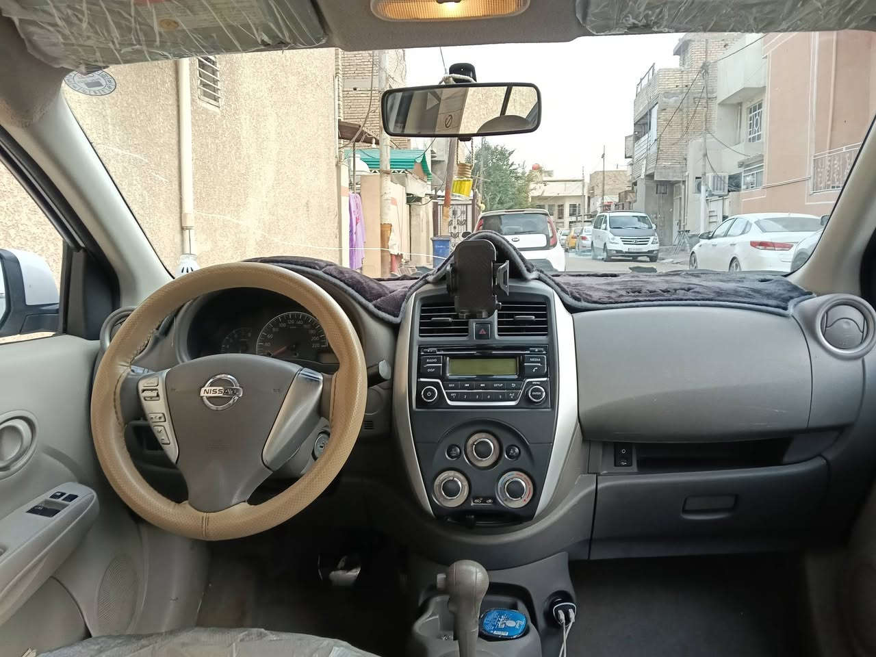 السلام عليكم 
نيسان سني هندي بليته زركه  2021 رقم اربيل 
كير ومكينه مكفولات 
دهن كير ودهن مكينه جدد 
ماشيه 169الف
منضومه بانزين جديده من بلكات ونوزلات وفيتبم 
زوج تايرات جدد باتري جديد 
بيهة قبق جنطه بارد وبيهة طخات موضحه بالوصور 
السياره بسمي تحويل ثاني يوم 
عنواني بغداد حي اور 
السعر 106قفل 
***********
