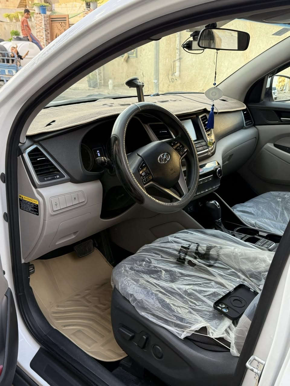 السلام عليكم
توسان وارد أمريكي 
موديل 2018
محرك 2000
رقم واسط تحويل ثاني يوم 
سياره خير من الله مال جناي
كلشي بيها بعده جديد شركه
ضربه خفيفه بدون دواخل 
السعر 168اللاستفسار 
***********
