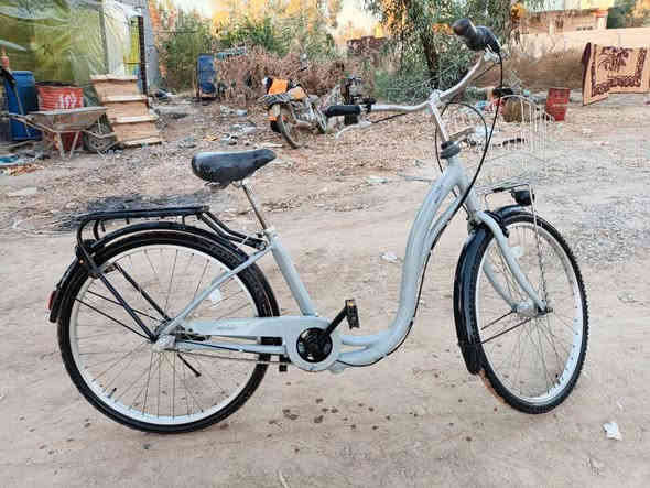 السلام عليكم بايسكل للبيع يتحمل اوزان ثقيلة السعر( 140) للتواصل*********** العنوان بابل ابو غرق
