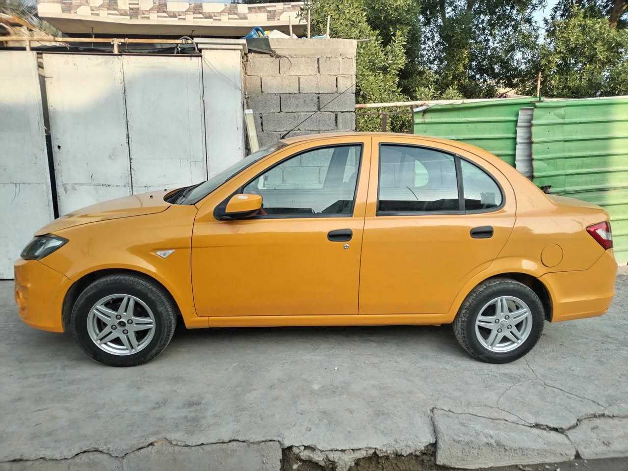 السلام عليكم ساينا موديل 22 بسمي السياره كير مكينه كهربائيات وضع الشركه تدفئه تبريد سنتر لوك شاشه كامره حساسات خلفيه جاهزه بيهه صبغ جاملغ خلفي اوبين البابتين جهه السايق بدون داخل الصور قبل الصبغ موجوده رقم بغداد انكليزي هزه جديده هيئه مصفره السعر 63 بيهه حك جيتك مكان بغداد ***********
