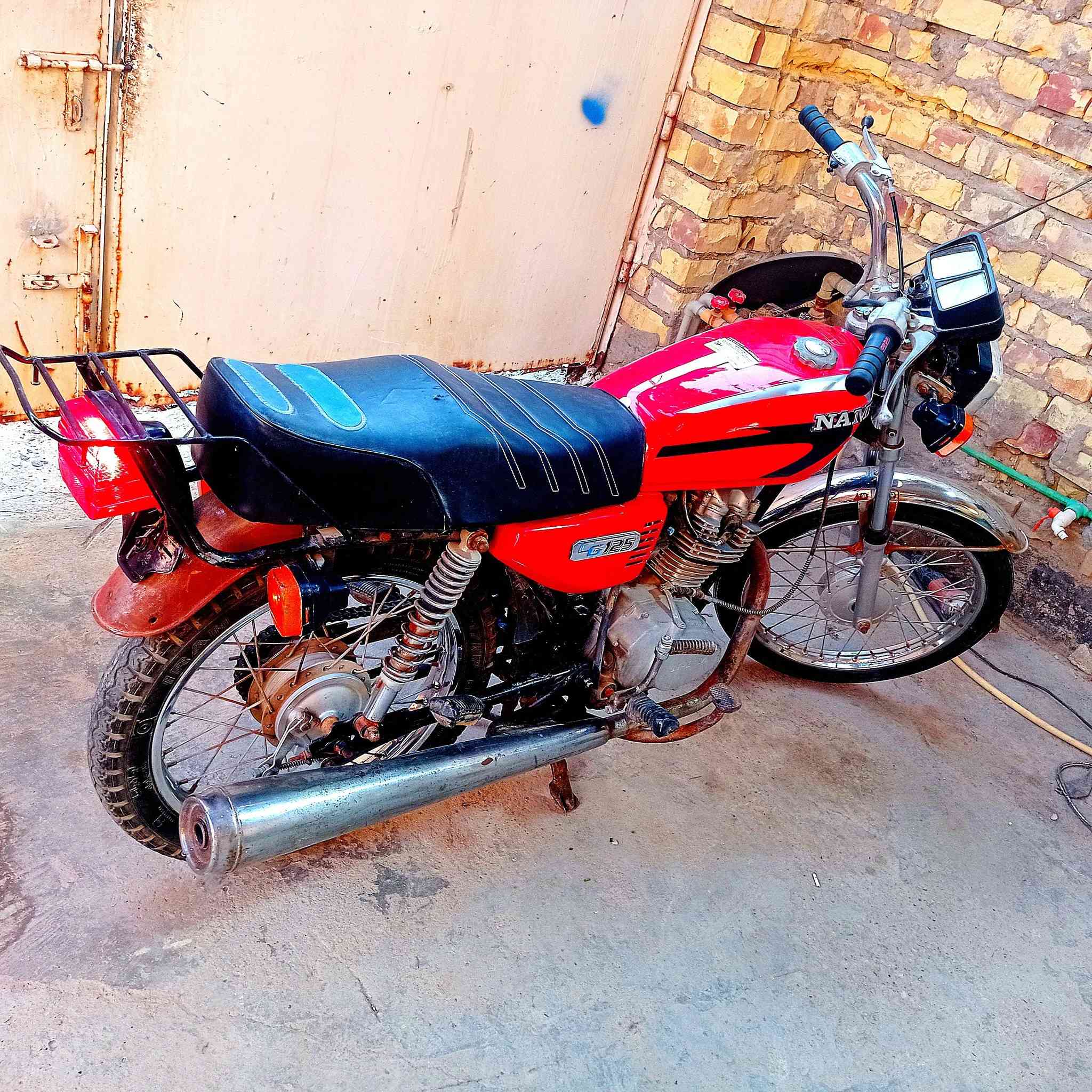 السلام عليم 
راجة ناما ايراني 2013اوراق كامله وكيل سيد جعفر  نظيفه مثل ما واضحه بالصور كهربائيات كلها شغاله  
السعر 750الف 
الشراي يجي خاص


**إذا كنت صاحب هذا الإعلان وتريد حذفه لأي سبب، رجاءا أرسل رسالة إلى الدعم الفني**