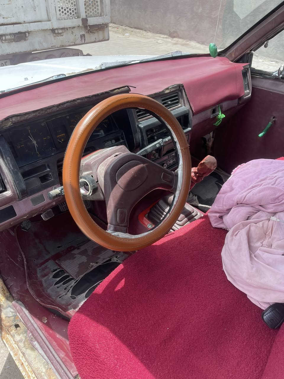 نيسان 89مكينه كير اكسل كلهن كفاله سنويه 2030 لبيع عنواني البصره بدي شوف العين بيع مستعجل ***********
