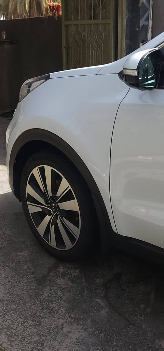 السلام عليكم ورحمه الله وبركاته
للبيع او للمراوس حسب الرغبه 
سبورتج ٢٠١٧ خليجي فول مواصفات 
كفاله عامه من كلشي سيارة وضع شركه من الرقم لرقم ماشيه ١١٠ الف كيلو متر
محرك وكير وحدادية وضع شركه شرط
فئه السيارة _GE_
بانورما 
زراك لاتيت 
مري شفط 
اشاير بلمري
حساس امامي خلفي 
كشنات جلد 
كشنين كهربائي 
مود درايف 
كامرة دوارة 
لايت داينمك 
السيارة كارتون وجديده وتخم تاير زيرو بيها 
للستفسار اكثر اتصل *********** 
مكانها بابل المسيب
