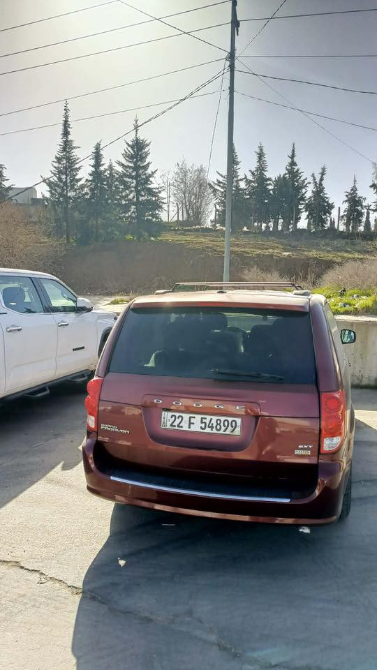 سلام عليكم 
يا الله دوج كرفان 2017
4قطع تبديل جاملغ امامي الايمن و الايسر 
ولبنيد وباب السائق تبديل وكالة 
حادث امريكي جاملغ خلفي 
كشنات سياحي جلج +مخمل 
بيبان كهرباء صندوك كهرباء 
السعر 135 وبيهة مجال 
اكو سونور بل منشور مال شواصي
الصدر الامامي تعبان 
ومكينة بيهة تبخير بل صلنصة 
***********
