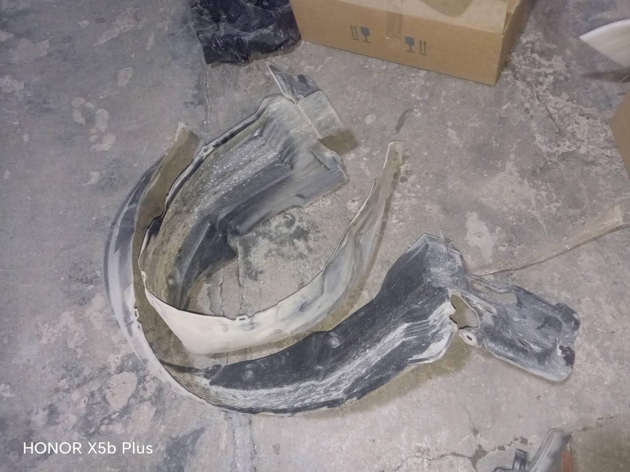 السلام عليكم عندي زوج لويات زوج لايت زوج ابطاين
كورلا ٣٠١٣ قيم وخذمكاني بغداد الكرخ رقمي ***********
