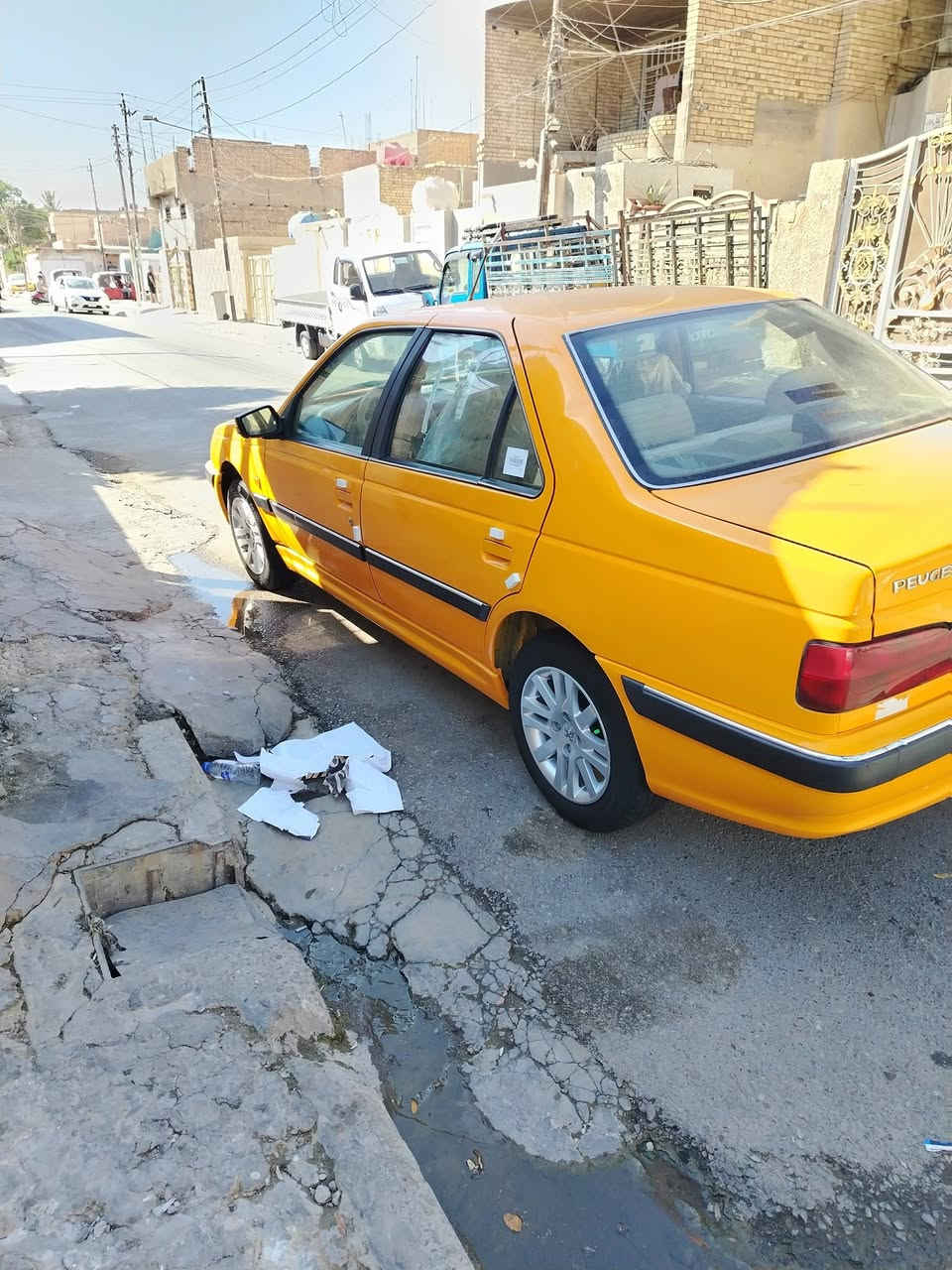 السلام عليكم بيجو موديل 21 سياره مقفوله هيئه غرامات سياره حره رقم بغداد المكان بغداد غير متواجد على الفيس رقم الهاتف***********

