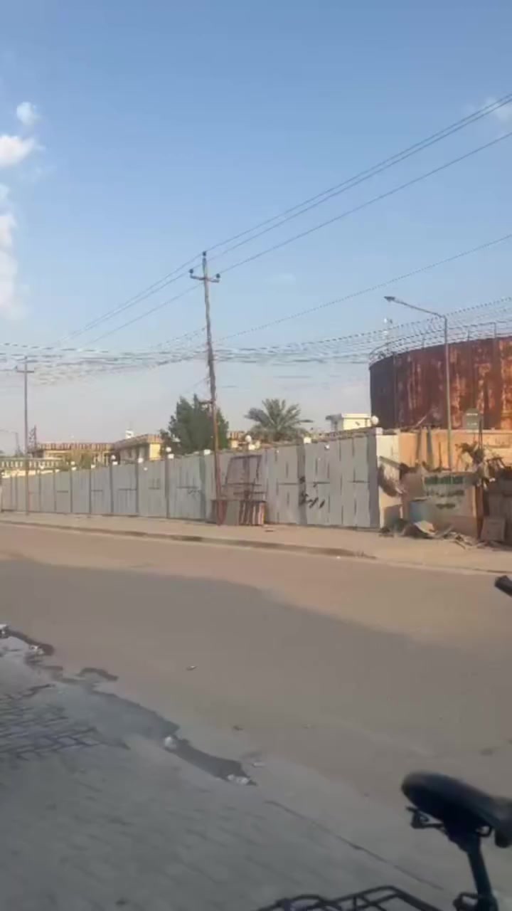 سلام عليكم بايسكل البيع حجم 26 لبايسكل حلو مرتب ما ناقصه ايشي مديل 18 لبايسكل كبشي شغال بي بس لفصفورات والطياريه مو ويا 
السعر 80وبي مجال 
المحافضه البصره 
المنطقه الجبيله المفتيه 
الهاتف ***********
