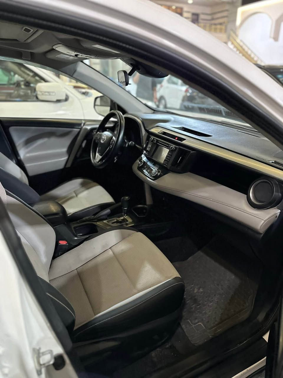 🚙 راف فور 2018 XLE فول 

💰 السعر 170بيها مجال بسيط
رقم بغداد انكليزي باسمي

محرك 2.5، 
بصمة، 
فتحة 
، شاشة 
+ كاميرا، 
كروز، 
تحكم بالمقود،، 
گير  ومحرك مكفول
 .
-حادث جانبي خفيف (بجم كبس) 
 صبغ جاملغ و باب ونص الباب الخلفي
-السياره عليها ادامه كامله

📞 للتواصل خاص  موجودة بكربلاء كربلاء, العراق


**إذا كنت صاحب هذا الإعلان وتريد حذفه لأي سبب، رجاءا أرسل رسالة إلى الدعم الفني**