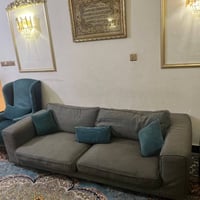 تخم امريكي • ٨ مقاعد • القنفه البنفسجي