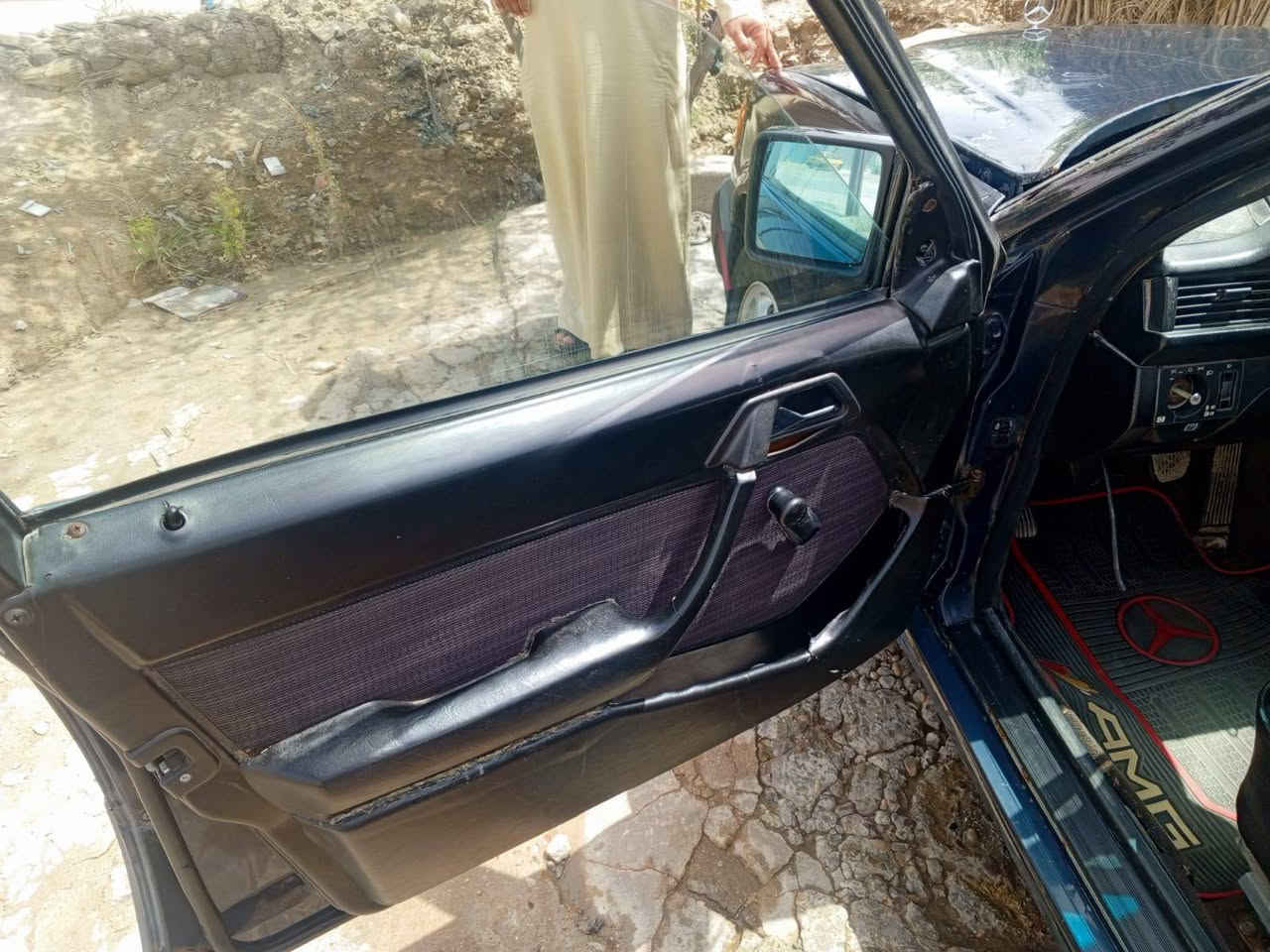 السلام عليكم مرسيدس موديل 87 سياره جديده ماكينه وكير بطه اريد تحويل او وكاله السعر 30 بها مجال مكانها الديوانيه قضاء الشاميه للاستفسار هذا رقمي ***********
