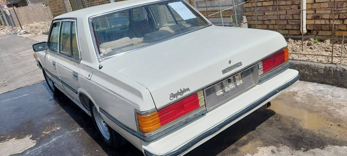 السلام عليكم
للبيع 
كراون سوبر موديل 1982 
السياره مصبوغه عام جماليه صبغه كلش حلوه
مكينه وكير كفاله 
رقم انكليزي 
مداور ثاني يوم سنويه 2030
حداديه تواير جدد
السعر : 36 وبيه مجال  
العنوان: ناصريه سوق الشيوخ 
الهاتف: ***********
