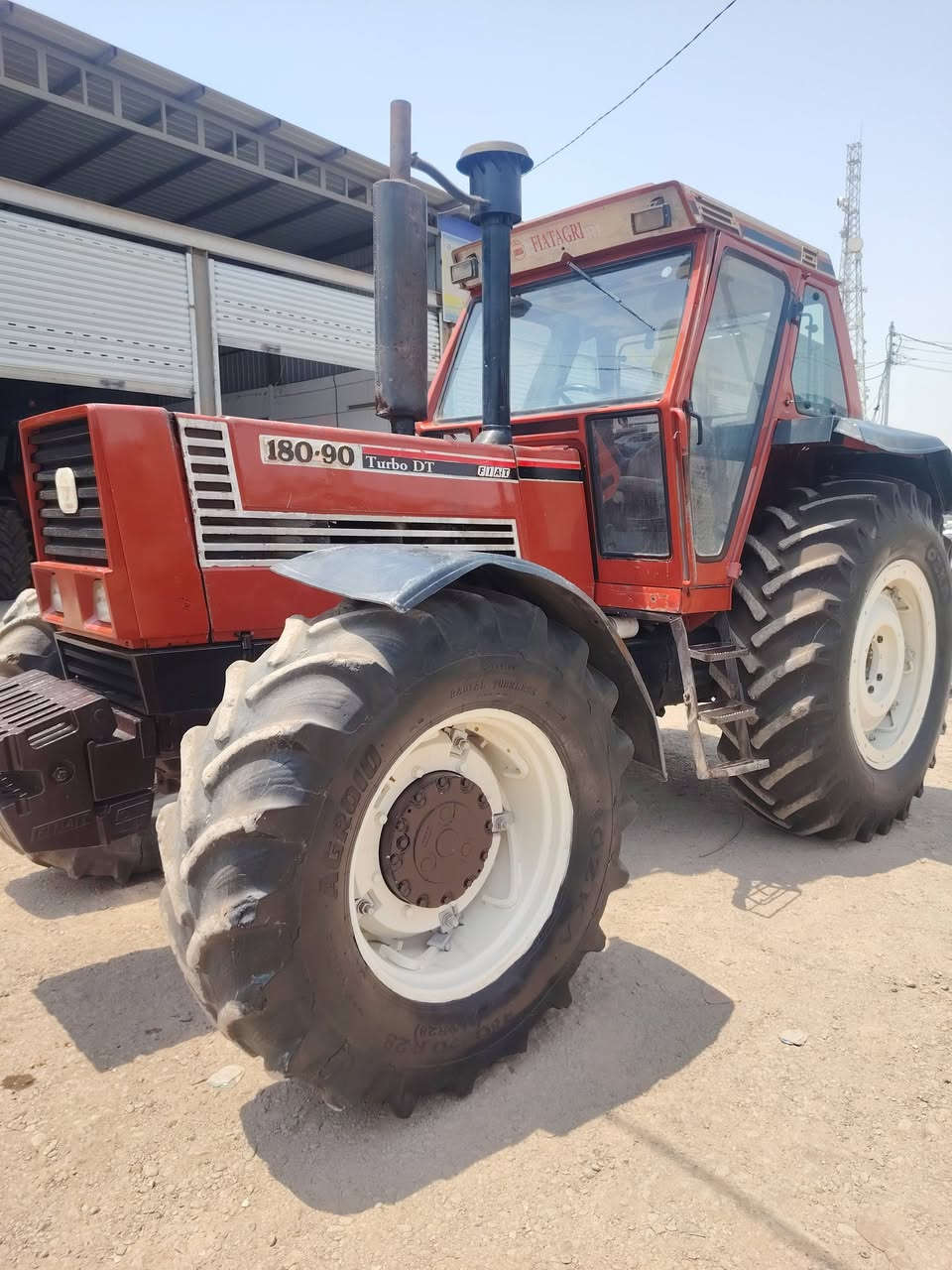 سلام عليكم فيات 180 فول عادي منفيس باسمي ما مشتغله بالعراق للاستفسار اتصال أو واتساب ***********
