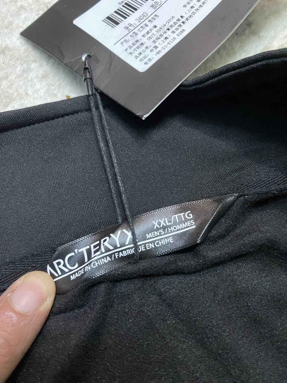 arcteryx
orginal
size XL~2X
توصیل جمع
بالە غیرمستخدم
نظافە %100
***********
