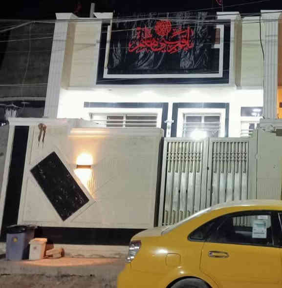 بيت للبيع في منطقه بلديات منطقة ضباط ثانية مساحه 100متر طابق واحد كامل كهرباء مي مجاري /***********
