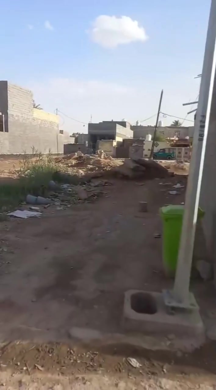 السلام عليكم قطعه 300متر للبيع حي الاسره  بسعر مناسب جدا للاستفسار  ***********
