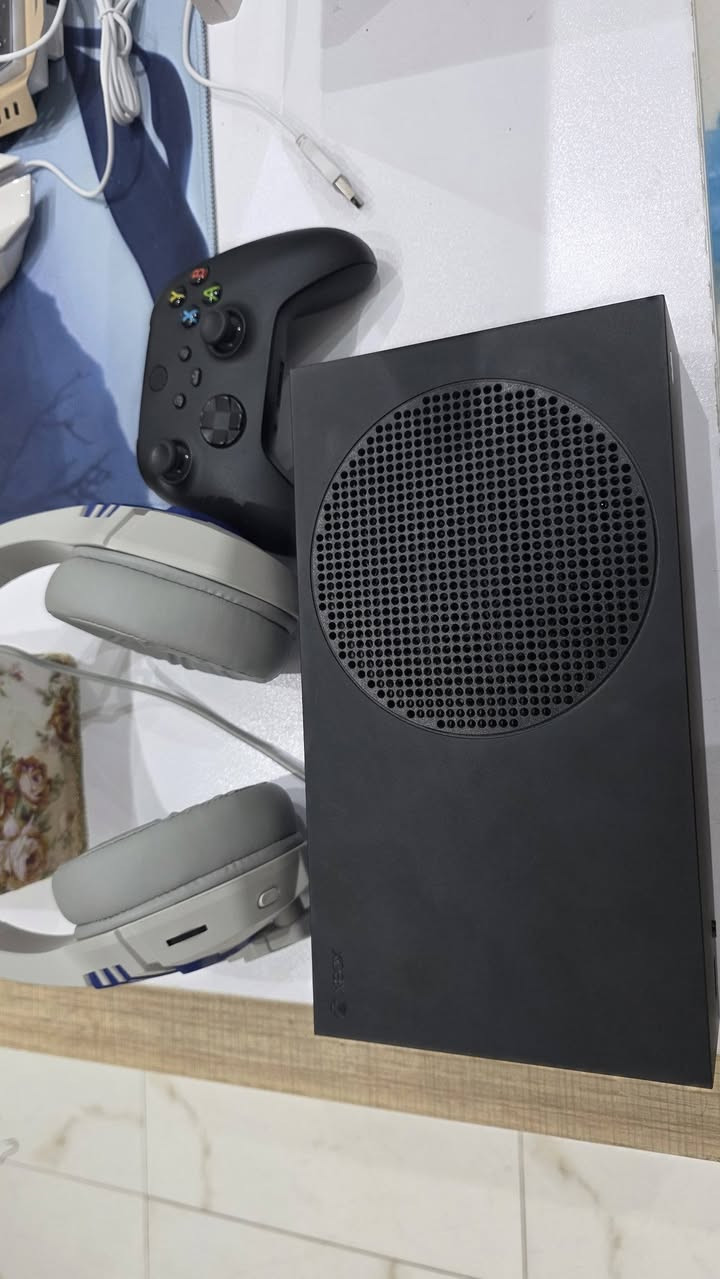 للبيع Xbox Series S 1TB
اصدار 2024
سعة 1 تيرابايت
يد تحكم (جوستك) أصلية
الكرتون الأصلي موجود
جميع الكيبلات موجودة
بطارية قابلة للشحن مع الجهاز (وليست بطاريات عادية)
سماعة محيطية للألعاب
اشتراك Game Pass متبقي فيه 80 يوم
مع اشتراك فيفا 2026
الجهاز بحالة ممتازة جداً، استخدام نظيف وخالٍ من المشاكل
يعمل بكفاءة عالية ومناسب لجميع الألعاب الحديثة
المحتويات كاملة وجاهزة للاستخدام مباشرة.
السعر: (600 الف) الموقع: (البصرة)
رقمي ***********
