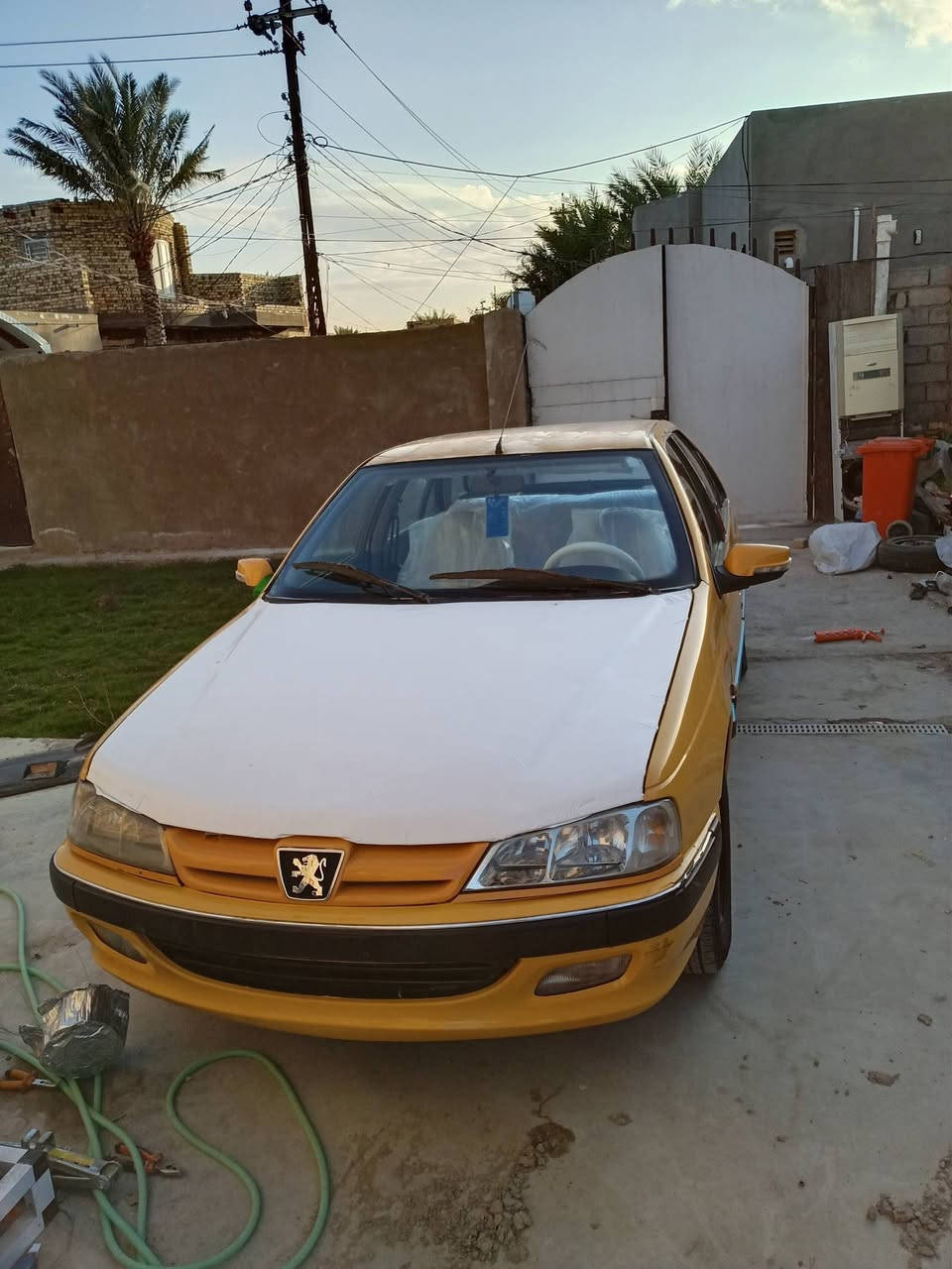 السلام عليكم
بيجو بارص 2015 
رقم ذي قار الماني مشروع وطني 
سنويه ل 28 
مكاني ديوانيه .دغاره  المالك بديوانيه
مصفره هيئه وغرامات 
السياره مبدل بيهه جاملغ امامي جهه السايق
وشويه تعمير بلباب بدون شواصي 
السياره جاهزه كير مكينه حداديه عوزه دبل واحد جهه العبري ودرايم شفت تخم تاير 
السعر 35 وبيهه مجال هاي كل تفاصيلهه اتصل وتدلل موجود واتساب ***********
