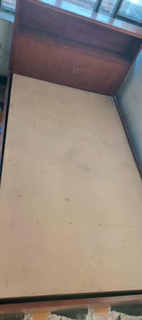 سرير • خشب ثگيل • ٥ خانات