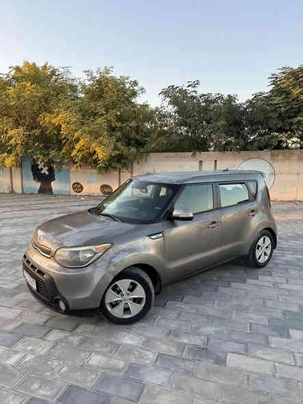 كيا صول 2015 وارد امريكي
مواصفات عادية مكينة ١٦٠٠ GDI بحالة ممتازة دهن اصلي 
بانزين محسن 

كير مكينة كفالة 
تبريد يحتاجلة غاز 

السيارة كلها جاردة مثل ما موضح وبيها دحجات ورصعات
يرادلها صبغ عام 

للبيع السعر شدة وبيها مجال بسيط 
مكان السيارة حي الجامعة او الشعب

***********
واتساب بغداد
