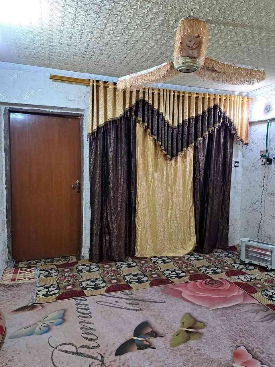 السلام عليكم 

نصف قطعة 72م شرك للبيع في قطاع 9 
على الشارع الفلاح بثاني فرع من جهة الاشارة

 بناء عكادة نظيفة

تحتوي على غرفة نوم واستقبال ومطبخ ومنور وحمام وتواليت وفوك بيها غرفة وحدة وسطح

وبيها مؤجر حالياً تريد تسكن بيها او تعوفها مؤجرة

بأسم شخص واحد ثاني يوم يفتحلك بيان

للأستفسار أكثر الاتصال على الرقم

***********
