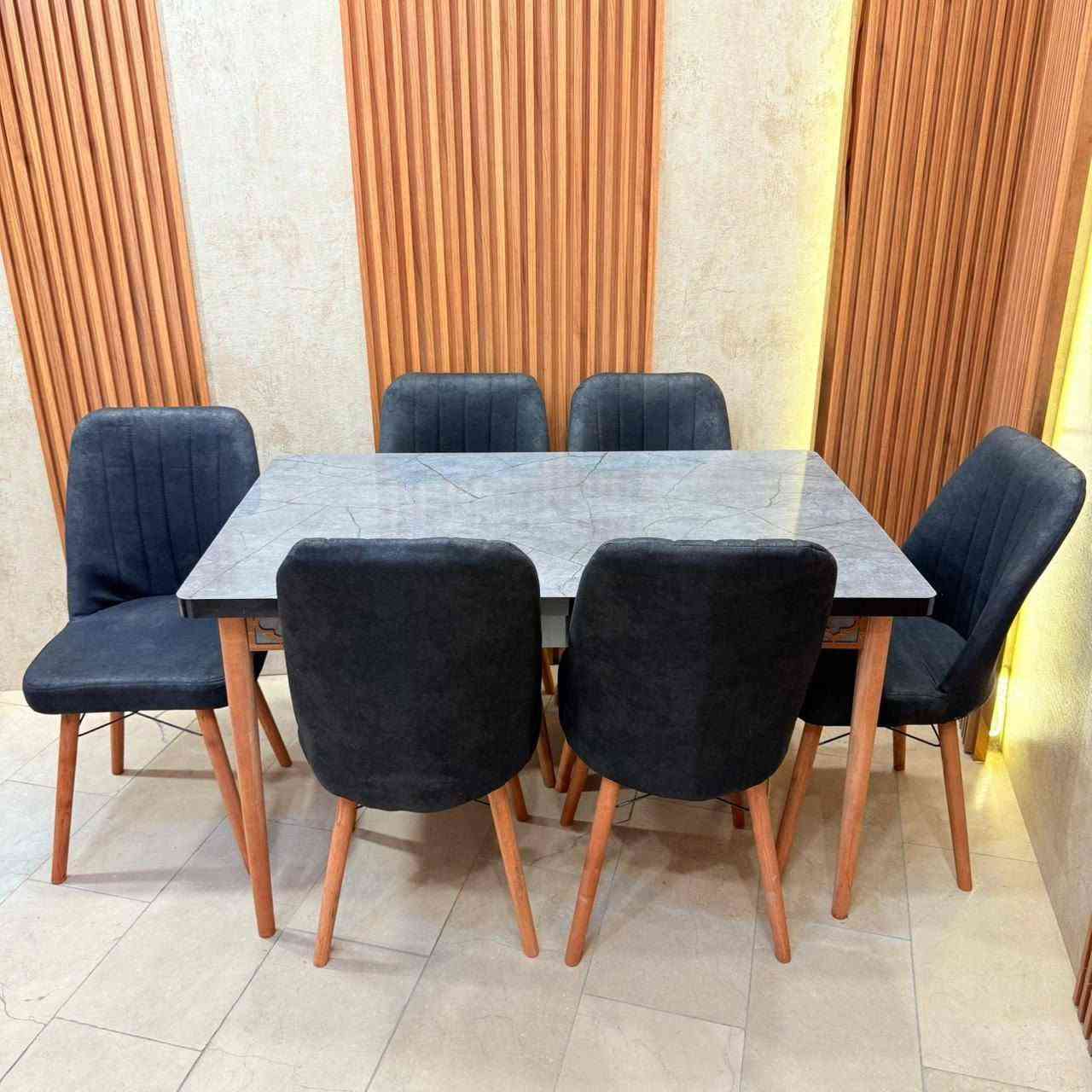 ميز طعام 6 كرسي سطح خشب ثابت 
قياس الميز 80 * 130 سم  جوانب cnc 
كرسي مخمل وتر بروف هيكل الكرسي حديد ارجل خشب درجه اولى يتحمل اوزان ثقيله 
السعر 195 الف


**إذا كنت صاحب هذا الإعلان وتريد حذفه لأي سبب، رجاءا أرسل رسالة إلى الدعم الفني**