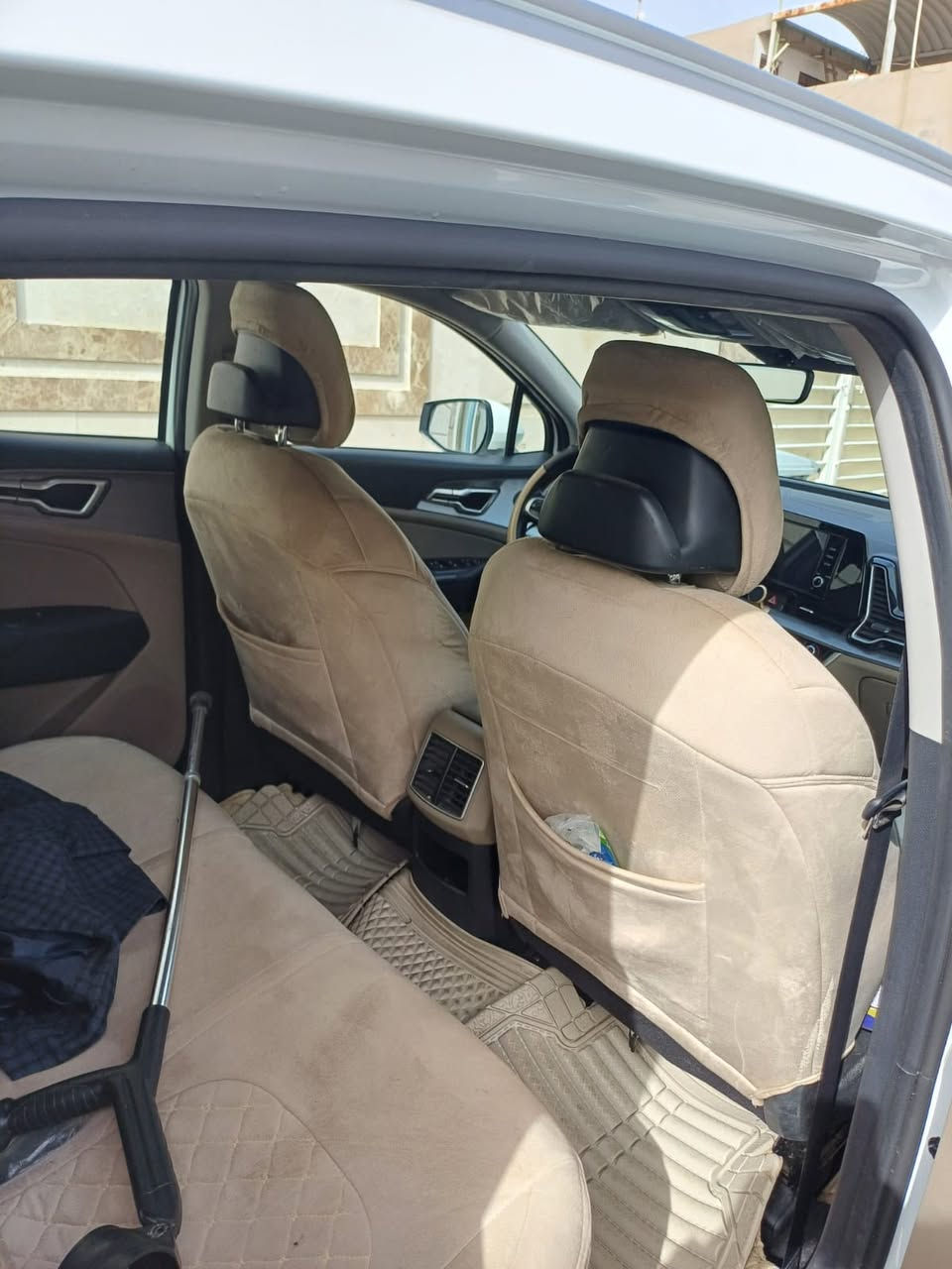 السلام عليكم
للبيع 
كيا سبورتج ▪️2025▪️
خليجي 
مكفولة كفالة عامة 
فول ماعدا الفتحة
ماشية 10.000 كلش جديدة
مكان السيارة بغداد شارع فلسطين 

السعر المطلوب 240 وبي مجال بسيط
رقم صاحب السيارة *********** ابو عبدالله
