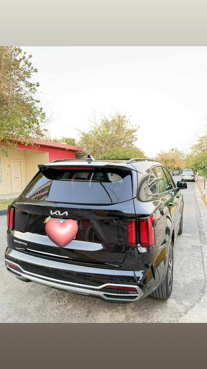 السلام وعليكم  
العنوان بغداد حي العدل السعر ٢٤٥ ورقه 
كيا سورنتو ٢٠٢٣ وارد امريكي حادثه جاملغ امامي تبديل فقط وشويه بارد في البنيد 
رقم السياره اربيل بسمي سنويه وهزه جديده 
مواصفات فول السياره 
  وارد امريكا  فول مواصفات 
تحكم استيرن فول 
بصمة تشغيل وابواب 
تشغيل عن بعد 
بانوراما 
داخل جلد اسود 
كشن كهرباء 
تدفئة بالكشنات والاستيرن 
اربعة انظمة قيادة 
قيادة ذاتية وتحديد مسار 
7 راكب 
رادار 
شاشة و كامرة وحساس 
محرك 2500/ 4سلندر الاقتصادي
لايت 4 عدسات  آي استفسار ***********
