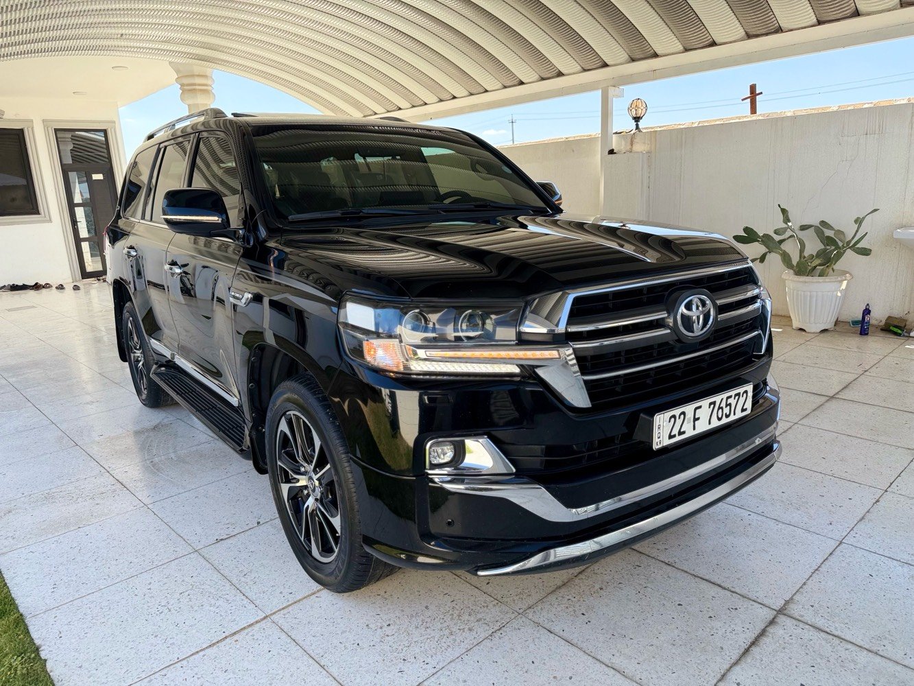 تويوتا لاندكروز 2020 كراند تورنك فول مواصفات 
رقم اربيل باسمي 
(مضلل بل سنويه)
سياره شركه ساز 
محرك ٦ سلندر 4000
 8 ارباك بلادي 
السياره مكفوله كفاله عامه 
السياره عليها ادامه كامله 
تخم تاير جديد دلوب
شاشه ليزرية العدادات ‏
كشن ٣ حركات 
تشغيل عن بعد
‏مرايه جانبيه قلاب
لايت اسود بلاد
‏دوسات لزيريه 
‏‏- دفع رباعي
‏‏- هوك بلادي 
‏‏- نظام مانع للانزلاق 
شاحن وايرليس
‏‏النظام المساعد على نزول المنحدرات 
‏‏- تشغيل بصمة 
- خمسه بصمات ابواب
- باب خلفي كهرباء بلادي 
‏‏- دخول ذكي
‏‏- مثبت سرعة
‏‏- فتحة سقف
‏‏- فول تحكم ستيرين
‏‏- شاشة ملاحة باللمس
‏‏- كاميرا خلفية 
‏‏- بلوتوث
‏‏- مشغل CD
‏‏- منفذ AUX & USB
‏‏- مقاعد جلد
‏‏- مقاعد كهرباء
‏‏- مرايا شفط
‏‏- اشارات بالمرآة
‏‏- كشافات ضباب
‏‏- زراك لايت 
‏‏- فرامل مانع للانزلاق
‏‏- حساس امامي خلفي -السعر510
  قابل للتفاوض
مكان السياره ديالى 
الاستفسار الاتصال
***********