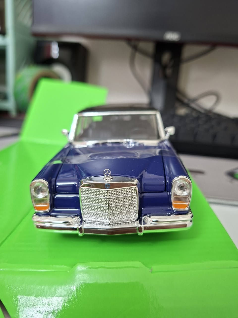 #Mercedes Benz 600.  1963
Scale 24
#Welly انتاج شركة 
فتح ابواب و كبوت


**إذا كنت صاحب هذا الإعلان وتريد حذفه لأي سبب، رجاءا أرسل رسالة إلى الدعم الفني**