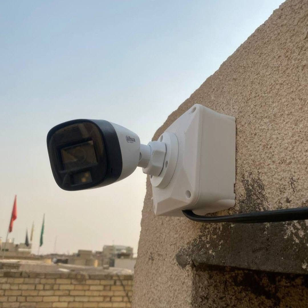 حاير وتدور على سستم كاميرات لبيتك او محلك ⁉️
وفرنالك   سستم نوع دهوا  الاصلي  موصفات حديثه  حتى يلبي احتياجك✅
منظومة نوع دهوا  الاصلي 
دقة 2 ميگا (250) الف فقط 🔥🔥
🔐العرض يشمل التنصيب المجاني
📌المواصفات
◻️4كاميرات دقة 2 ميكا فول كلر
     ( تصوير ليلي نهاري ملون حتى بدون انارة) 
 ◻️مع جهاز XVR دقة 2 ميكا نوع دهوا 4جنل  يشغل كل انواع جوكر💯💯
◻️هارد 500 كيكا بايت  الاصلي 
 ملاحضه المنضومه يجي ◻️مع منضومه  4 وايرات طول 20 متر الاصلي مزدوج 
◻️محولة خاصة للكاميرات والديفيار 
◻️بوكسات عدد 4خاصة بالكاميرات لحماية الفيش من 
     الرطوبة والعبث وتعطي شكل لائق للكاميرات
مع كيبلHD    4k
مع ماوس لاسلكي 
◻️فيش كامله خاصة بالكاميرات
◻️ممكن ربط المنظومة على الانترنت وتراقب وانت باي مكان بالعالم
متوفر كادر عمل مختص 
ونصب حترافي ودقه في العمل 
والعمل في جميع مناطق بغداد  
للستفسار  مراسله صفحه 
او عن طريق الواتساب
***********
#بيع #ونصب #وصيانه #جميع #انوع #كامرات #مراقبه
#دهوا 
#هيكفجن
#اسوار 
#شاهين 
#كامرات #واي #فاي
