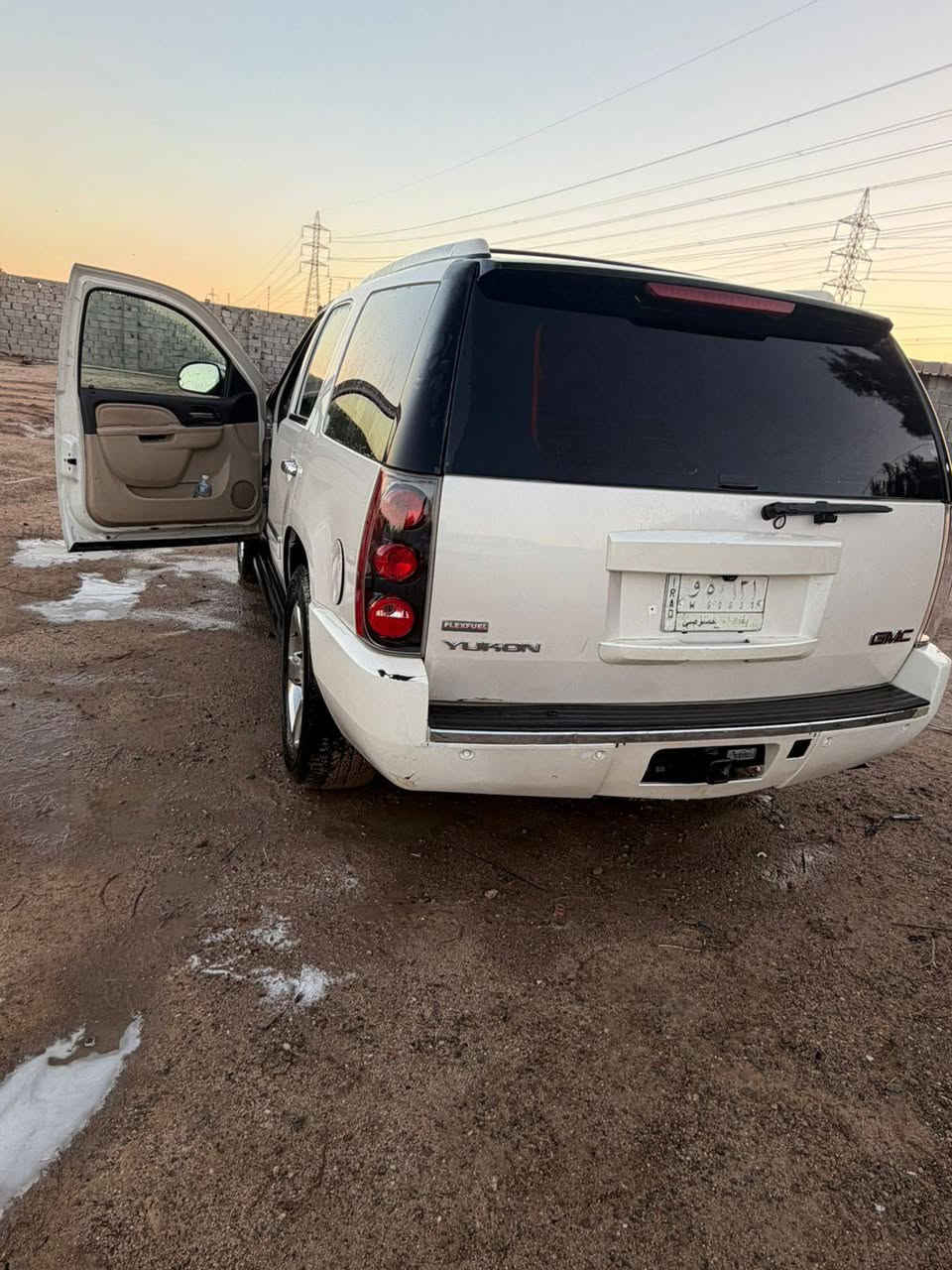 جمسي دنلي 2011رقم بغداد بسمي السياره فول مواصفات جاملق صبغ نصه ونص من الباب ***********
*********** الفارس, صلاح الدين
