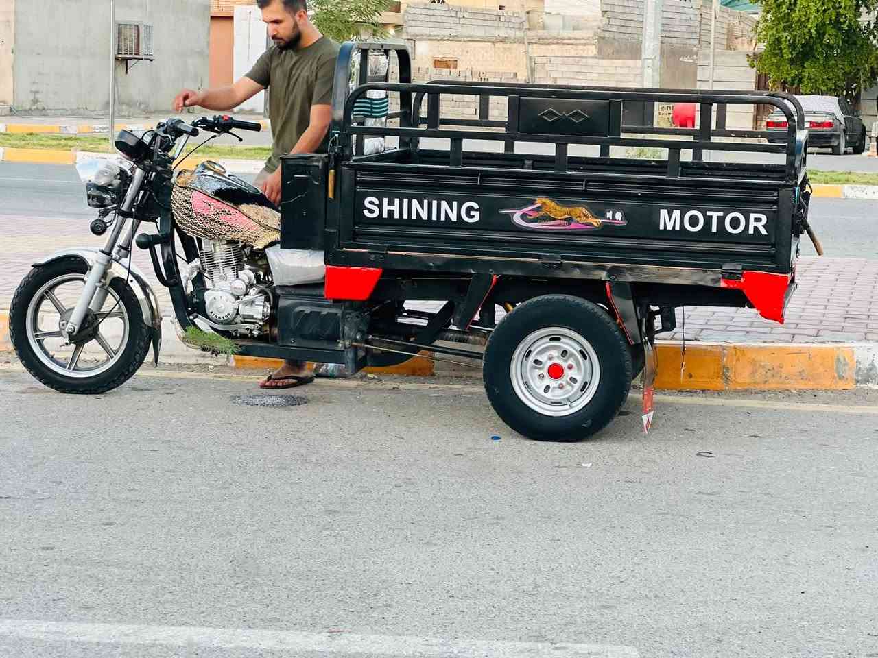 سلام عليكم 
ستوته للبيع 
موديل 22
مكينه 25قبل شهر شاده شنك الصليه  
ستوته مال شغل مناقصه شي 
كهربائيات كله شغاله 
ركبه شرط لا لحيم ولا فطر 
شواصي مابيهن قطرت لحيم 
اوراق جنوبيه 6
السعر مليون و400وبيه مجال 
مكان قضاء جلولاء
رقم الهاتف ***********
مامتواجد على النت
