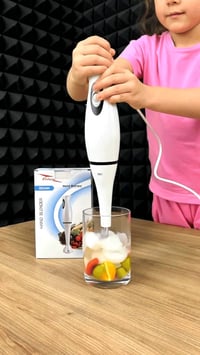 تريد أسرع طريقة لتحضير العصير أو الشوربة؟ 🥣⚡  بلندر Octavo اليدوي يوفر...