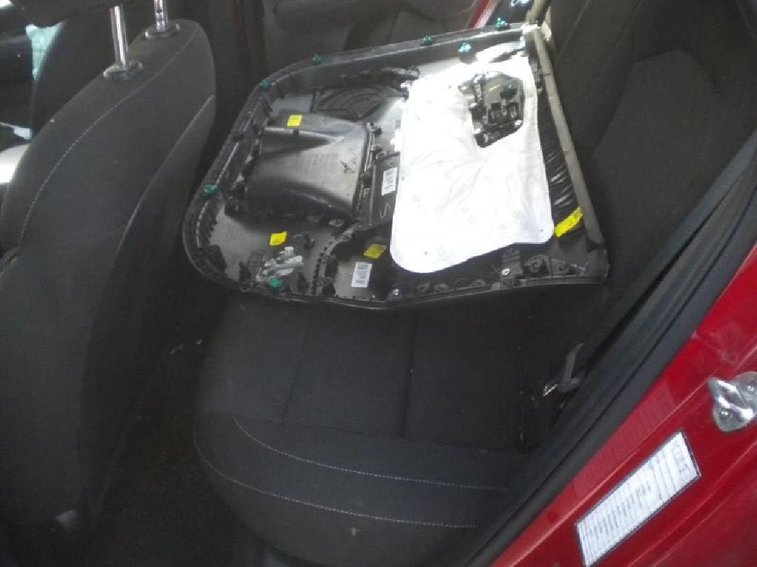 السلام عليكم
فورتي 21. تكسي بغداد ماشية 98قابل للزيادة  محرك 2000دوش مكفول كفالة  عامة كير ومحرك مملعوب بيهن   مواصفات نص فول  منضومة غاز بيها  السيارة اي نقص مابيها وخير من الله تجي تكلب واقتنع   حادث السيارة منشور بالصور مكان السيارة بغداد الجديدة. السعر 132.  
للاتصال ***********
