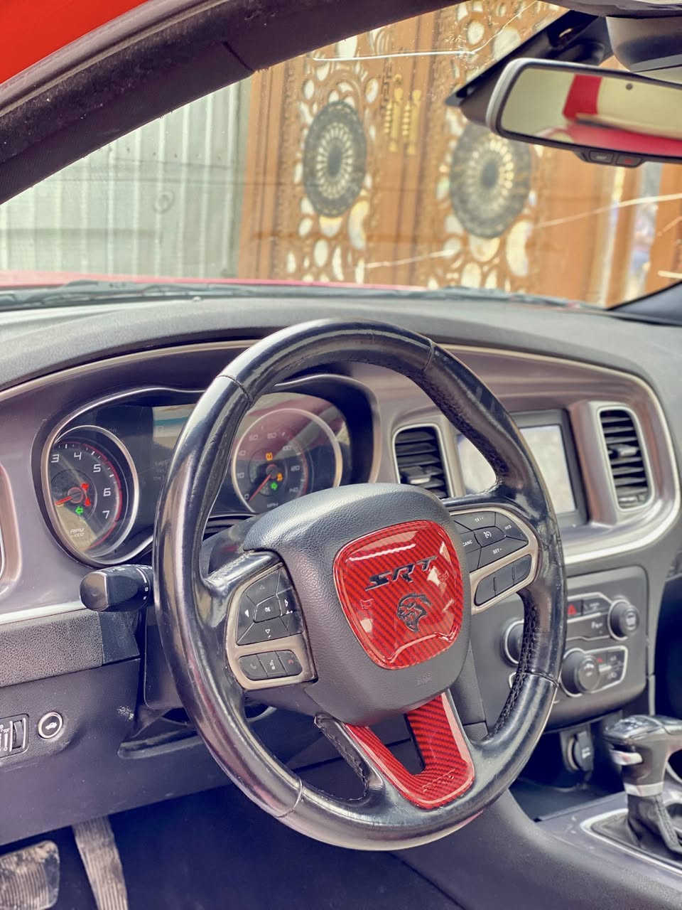 السلام عليكم
دوج جارجر SxT رقم بغداد ابيع فقط( اقساط)

موديل 2020 اصل

وارد أمريكي  مكينه 3600

تو ويل

المواصفات 

-بصمة

-شاشة 

-كامرة دواره حساسات

-كرسي كهرباء

-قطعتين تبريد 

-تشغيل عن بعد

السيارة جديدة  كير مكينة صدر تخم تاير.             مصبوغة احزام 

جماليه 

مكاني بغداد الدورة المعلمين 

***********
