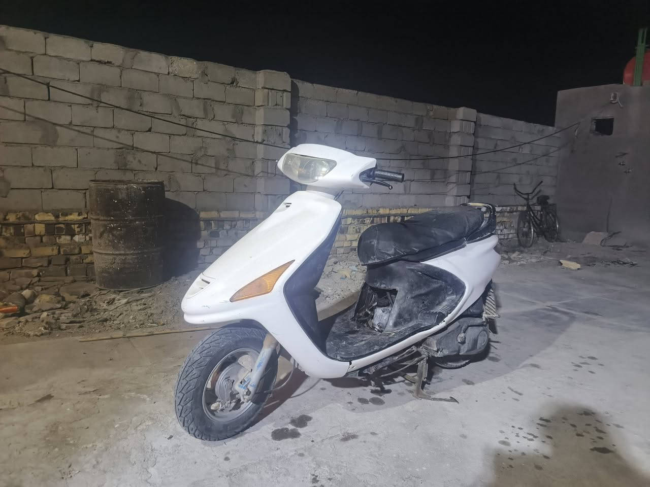 فراشة للبيع
مبدل بستم وكور 
تجي وشوف نهضتهة 
سعر 300 
عنواني ديوانية ناحية السنية قرب معمل البان
اشاير شغلة ولايت وبك لايت وهورن 
وهندر عوزهة باتر حتى تشتغل سلف 
بيها مكاتبة باسمي


**إذا كنت صاحب هذا الإعلان وتريد حذفه لأي سبب، رجاءا أرسل رسالة إلى الدعم الفني**