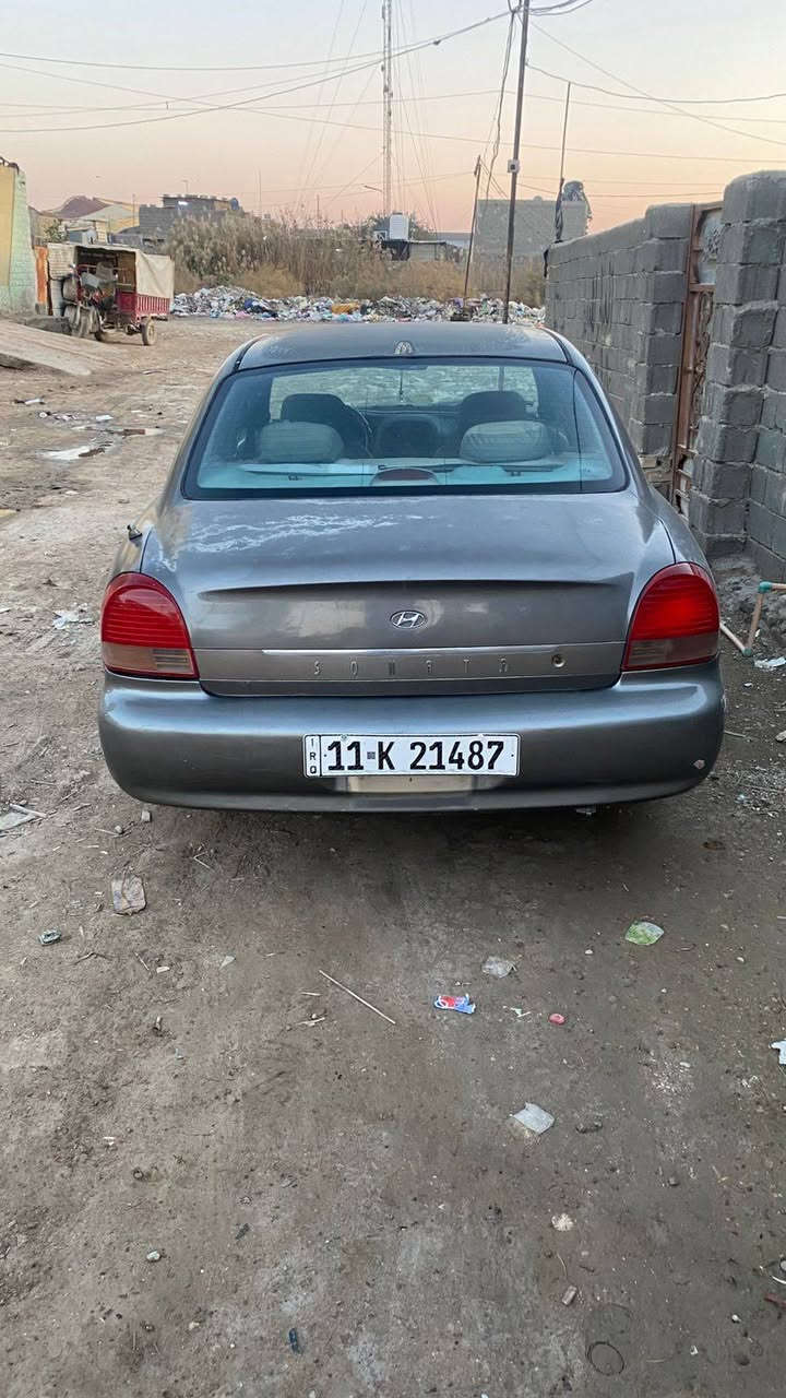 سوناتا موديل 2001 مكان بغداد ورقم بغداد اخوان السياره جاهزه من كل شي صدر نضيف مكينه وكير نضيفه  خير من الله السعر 45 وبيهة مجال حك الجيه  ***********
