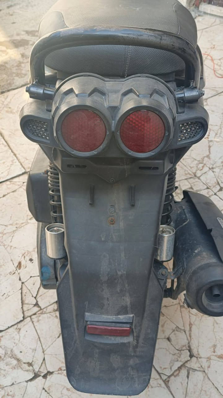 سلام عليكم سكنس جبلي للبيع
الدراجه خير من الله شلعه ومعدل تشك الكاع 
كلجات رياضي كهربائيات شغاله بلاديه 
السعر 800 وبيه مجال 
العنوان بغداد شهداء البياع سوك رضا 
اي ستفسار خاص او اتصل ***********
