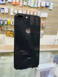 آيفون ٨ بلس • ١٢٨ • بطارية ١٠٠