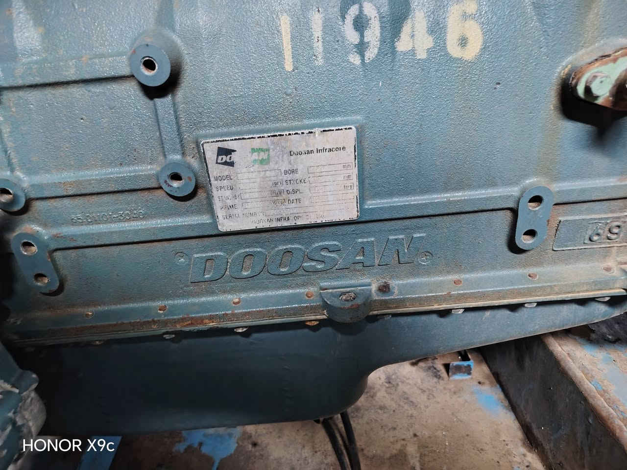 السلام عليكم مولدة دايو دوزان ٦سلندر مولده ابلاديه اوربيه
لا تبخير ولا تنقيص 180كيفي شرط عل حمل ممفتوحه برغي واحد نوع المحرك دوزان ٦سلندر راديتر نضيف تشغيل ذات اتو راس توليد ابلادي استانفورد شركه لا مفتوح ولا ملعوب بي عنوان المولده صلاح الدين قضاء الدجيل اي استفسار عن المولده *********** عل هاذا الرقم الهاتف

