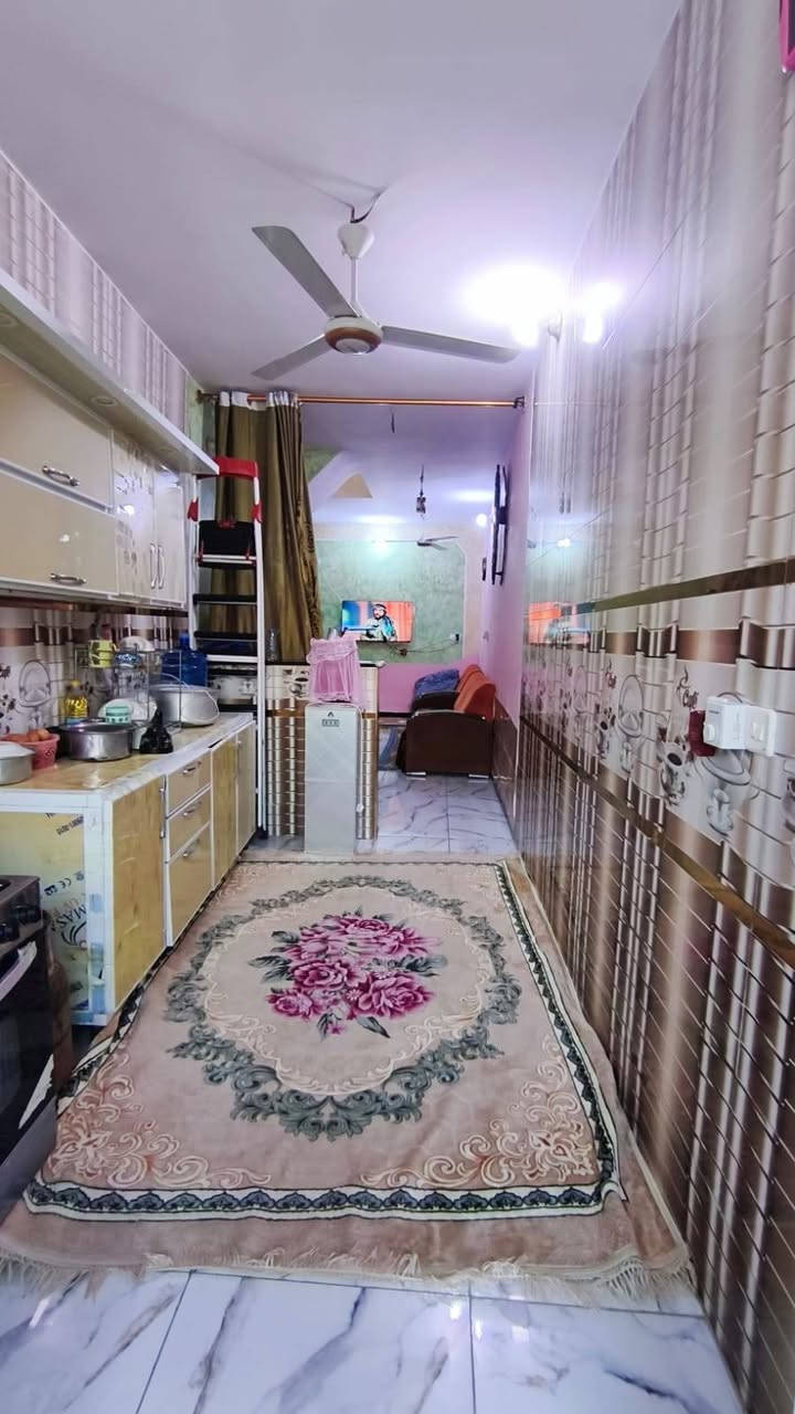 بيع مستعجل 
بيت بناء حديث للبيع السعر 47 مليون بالبكرلي الثانية قرب محطة الغاز تبليط ومجاري موقع ممتاز جدا المساحه 75 عالي عن الشارع يحتوي على غرفة نوم كبيره وهول ومطبخ وصحيات سند 25 طابو زراعي تحويل مباشر باسم المشتري للاستفسار ***********
