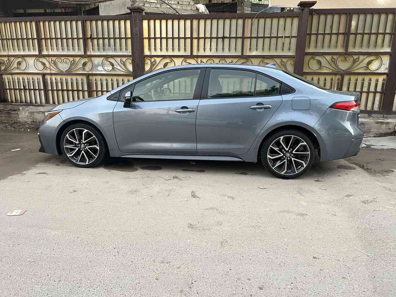 السلام عليكم كورولا موديل 2021 ياباني تقرير غرق جايه شغالة من امريكية مواصفات SE  معروفه مواصفات هذا النوع  عداد 62 الف السيارة جديدة جداً مال بيت بيها مكانين بارد بسبب نقل السيارة من عمان الى العراق فقط لاضربة ولاتصليح مكان السيارة بغداد السعر 165 ورقة تحياتي للجميع الاتصال على صاحب السيارة ***********
