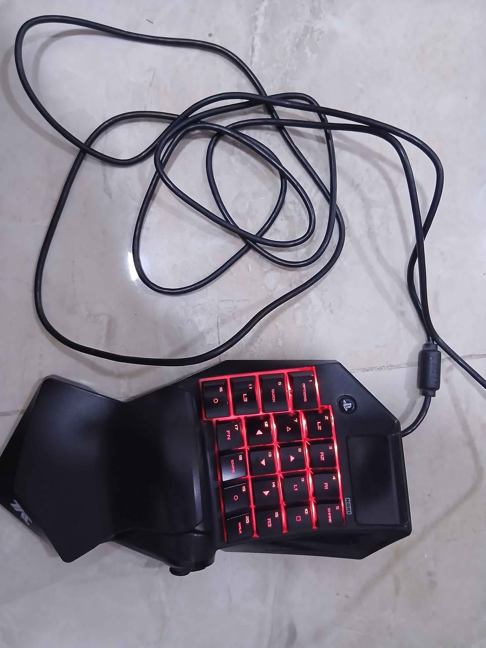 كيبورد بليستيشن احترافي للي يريد يحول البلي ماوس وكيبورد يشغل ps4  وبي مدخل usp للماوس واناره حمره تكدر تطفيها وتشغلها وتحكم بأزراره ومدخل aux للسماعات. نوعيته كلش حلوه وراقيه طول الكيبل مالته 3 امتار واكيد يدعم ويشتغل على كل الالعاب والتصفح بغداد, العراق


**إذا كنت صاحب هذا الإعلان وتريد حذفه لأي سبب، رجاءا أرسل رسالة إلى الدعم الفني**
