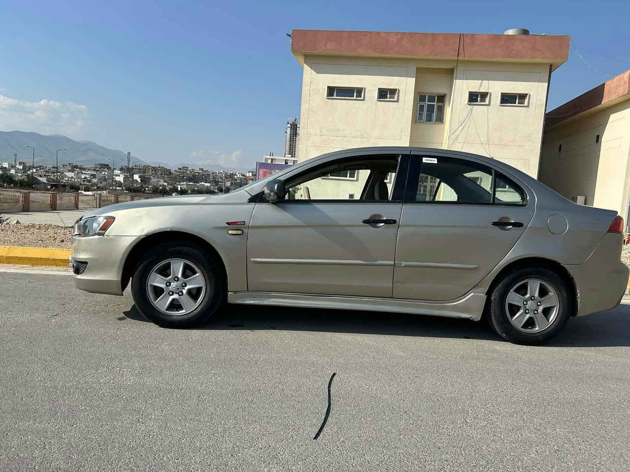 لانسەری قرش مودێل ٢٠٠٨ خلیجی مەکینە ٢.٠
گێر توماتیک و عادی  
گێر و مەکینەی ئەوروپی تازە گۆڕاوە رەقم هەولێرە  سەنەوی تا ٢٠٣٠ تازەیە تحویل و غرامە بە شەرت 
سلێمانی:***********
*********** السليمانية, العراق
